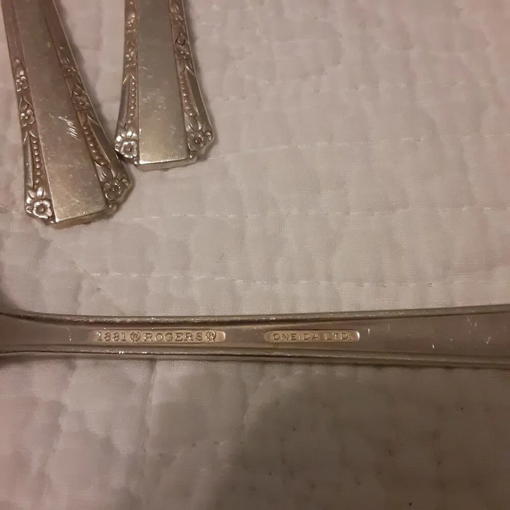 Vintage Rogers Oneida Ltd 1881 Serving spoons X3 Dinner Party